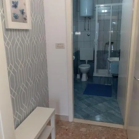 In With Sea View, Balcony, Wi-fi 아파트 *
