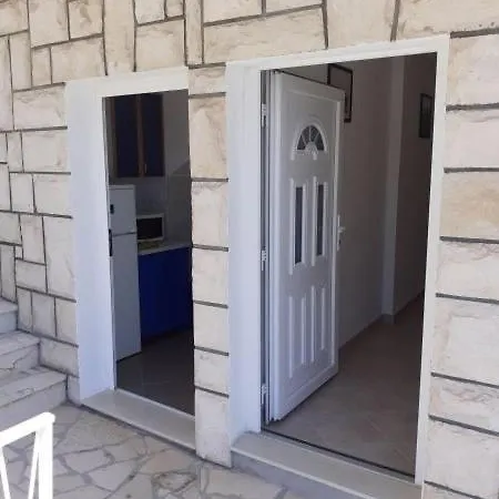 In With Sea View, Balcony, Wi-fi شقة